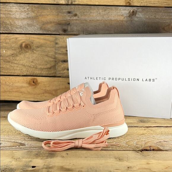 APL Women's Techloom Breeze Sneakers - Blush/Ivory - 7.5 - New in box